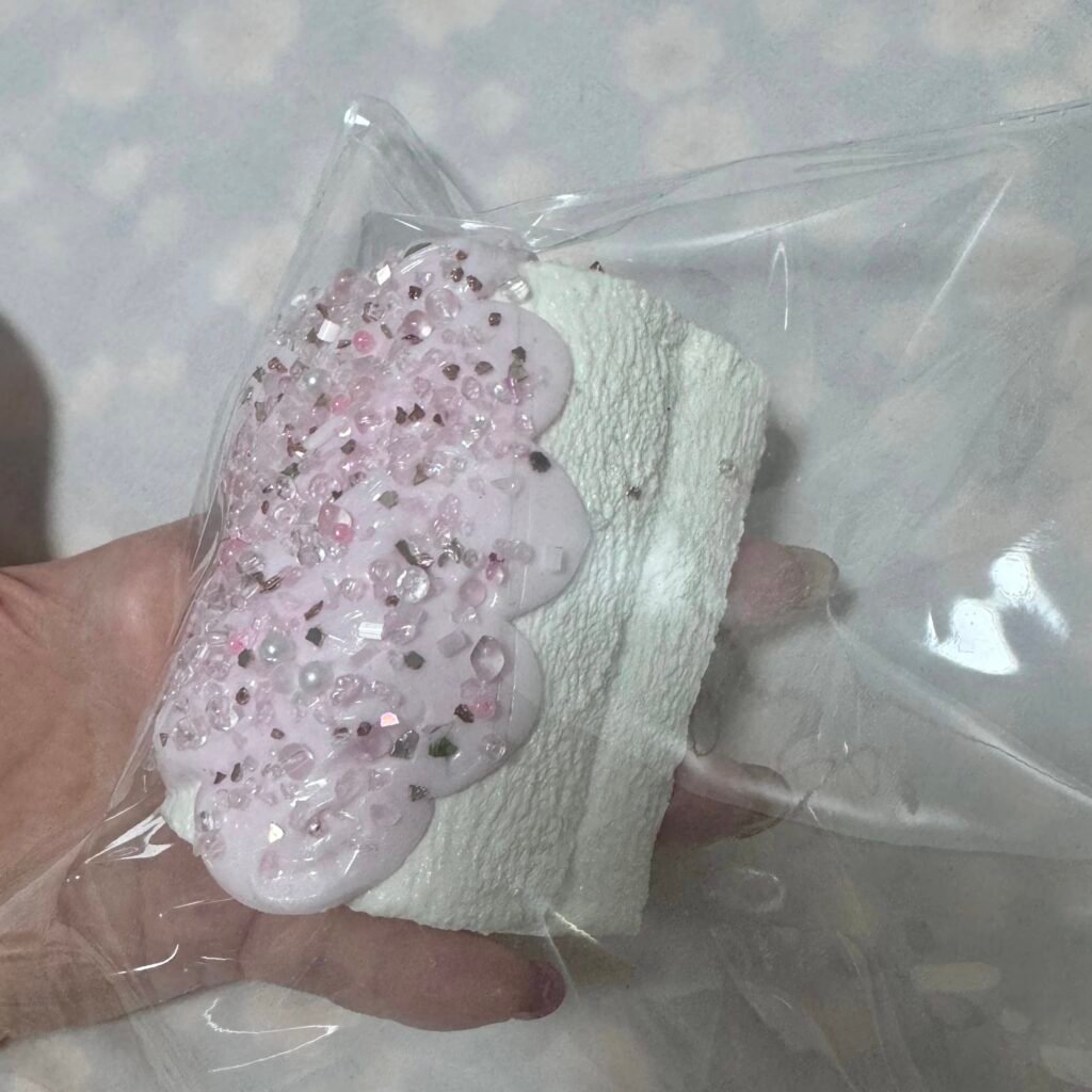 543002 Mochi Meow Strawberry Cream Marshmallow - Cosmetic Defect (Thick Cheese Clay Texture Series) / 麻薯喵 草莓奶油棉花糖（瑕疵款）（厚乳酪触感系列）