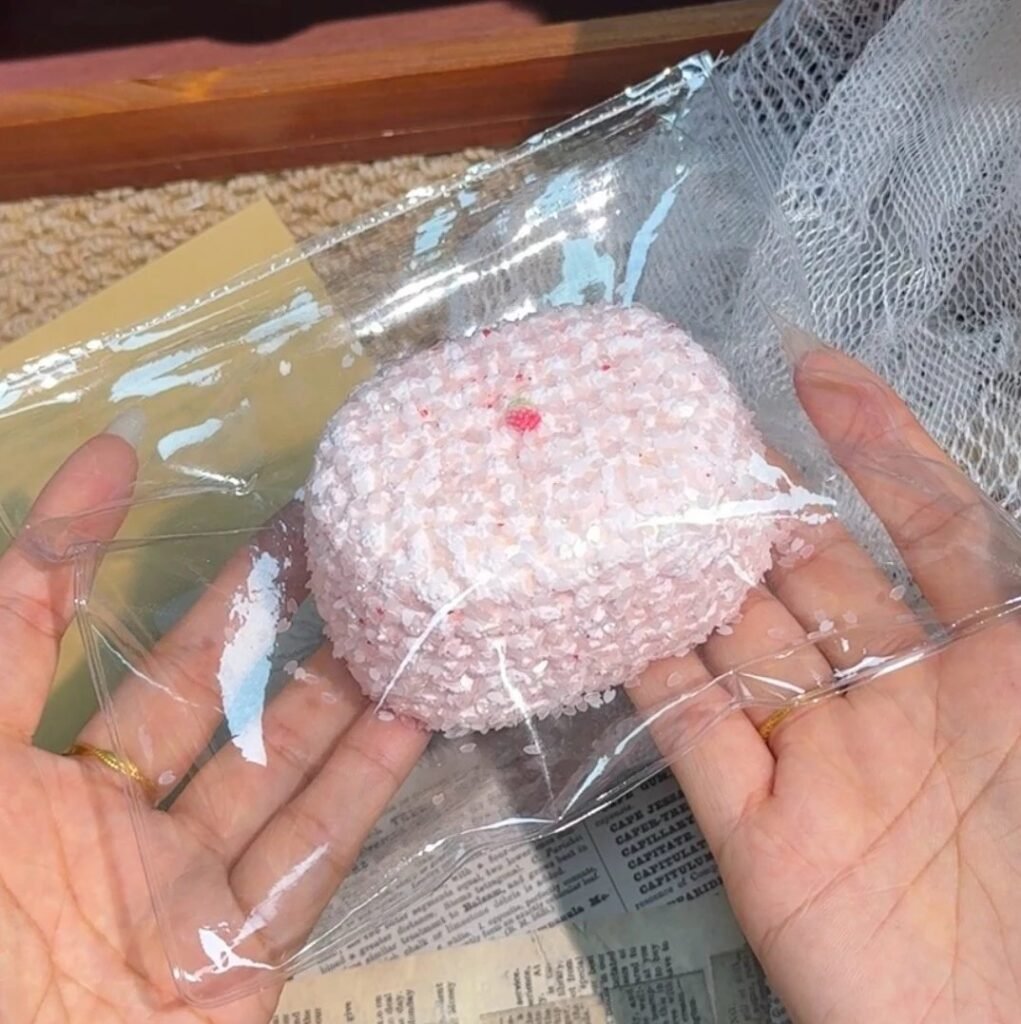 245033 Nanie Potato Chef Crumb-Coated Berry Knit Cake / 拿捏薯师傅 莓莓针织糕(裹碎)