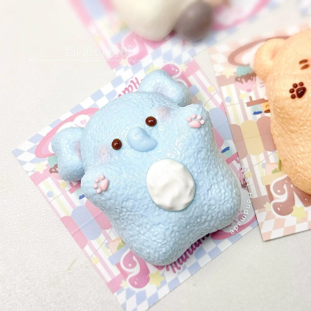 435011 NCat Handmade Hugging Elephant (Dry Cream Clay Texture Series) / NCat粉粉 抱抱小象（干奶油泥触感系列）