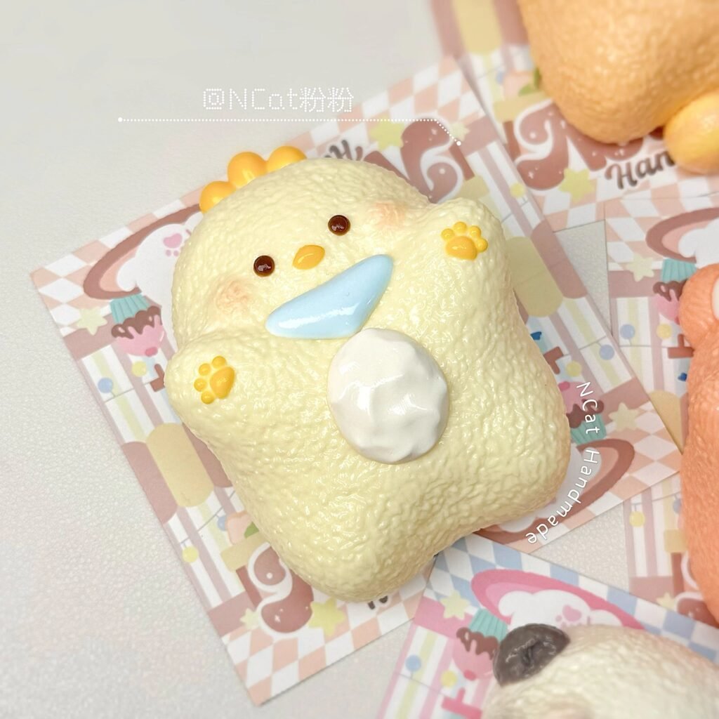 435013 NCat Handmade Hugging Chick (Dry Cream Clay Texture Series) / NCat粉粉 抱抱小鸡（干奶油泥触感系列）