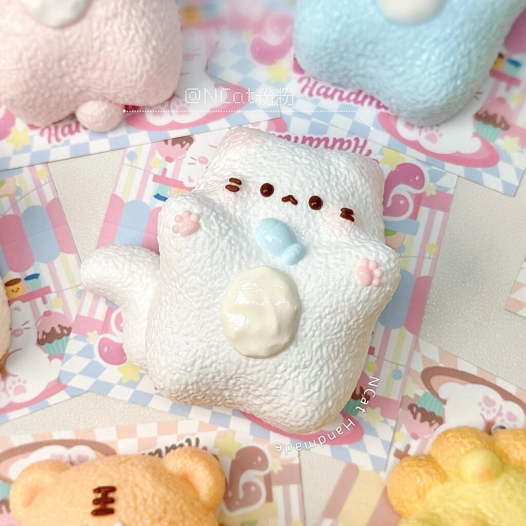 435016 NCat Handmade Hugging White Kitten (Dry Cream Clay Texture Series) / NCat粉粉 抱抱小猫·白猫(干奶油泥触感系列)