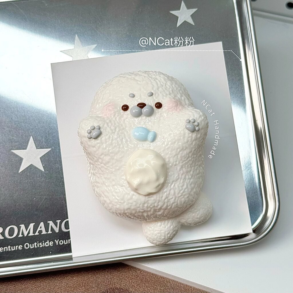 435021 NCat Handmade Hugging Seal (Dry Cream Clay Texture Series) / NCat粉粉 抱抱海豹(干奶油泥触感系列)