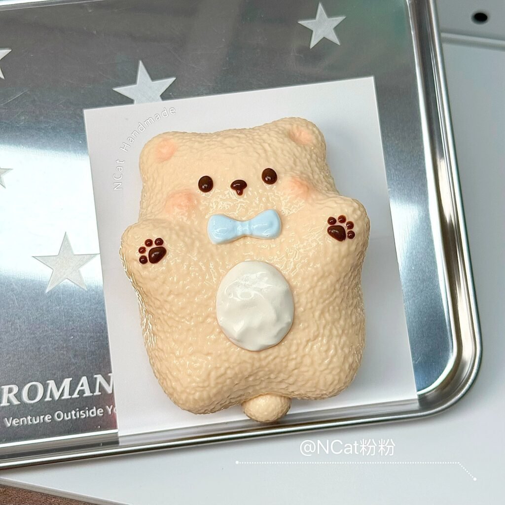 435023 NCat Handmade Hugging Bear (Dry Cream Clay Texture Series) / NCat粉粉 抱抱小熊(干奶油泥触感系列)