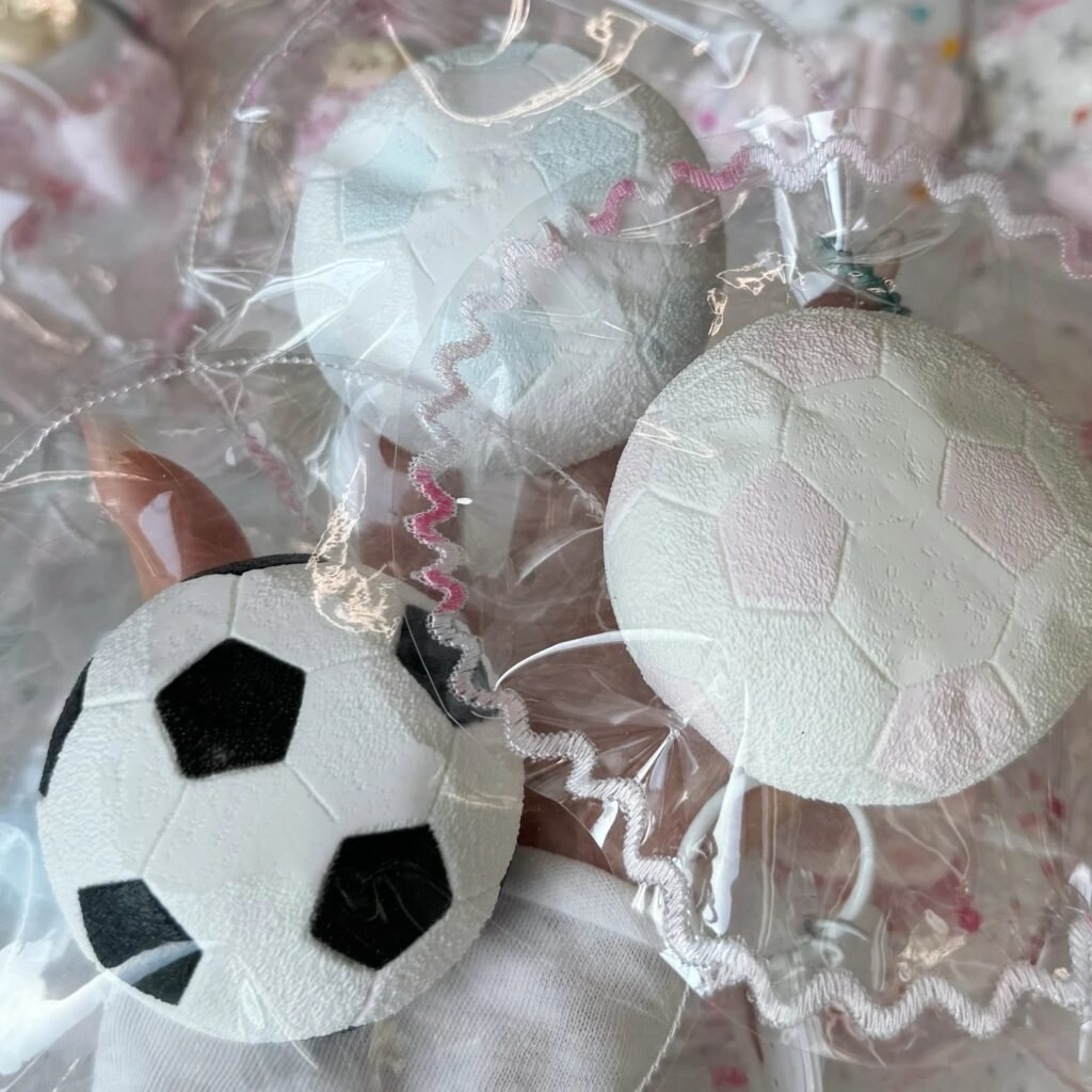 533036 Niege Wanan Football - Pink (Sticky Clay Texture Series) / 捏个晚安 足球·粉色（黏糊泥触感系列）
