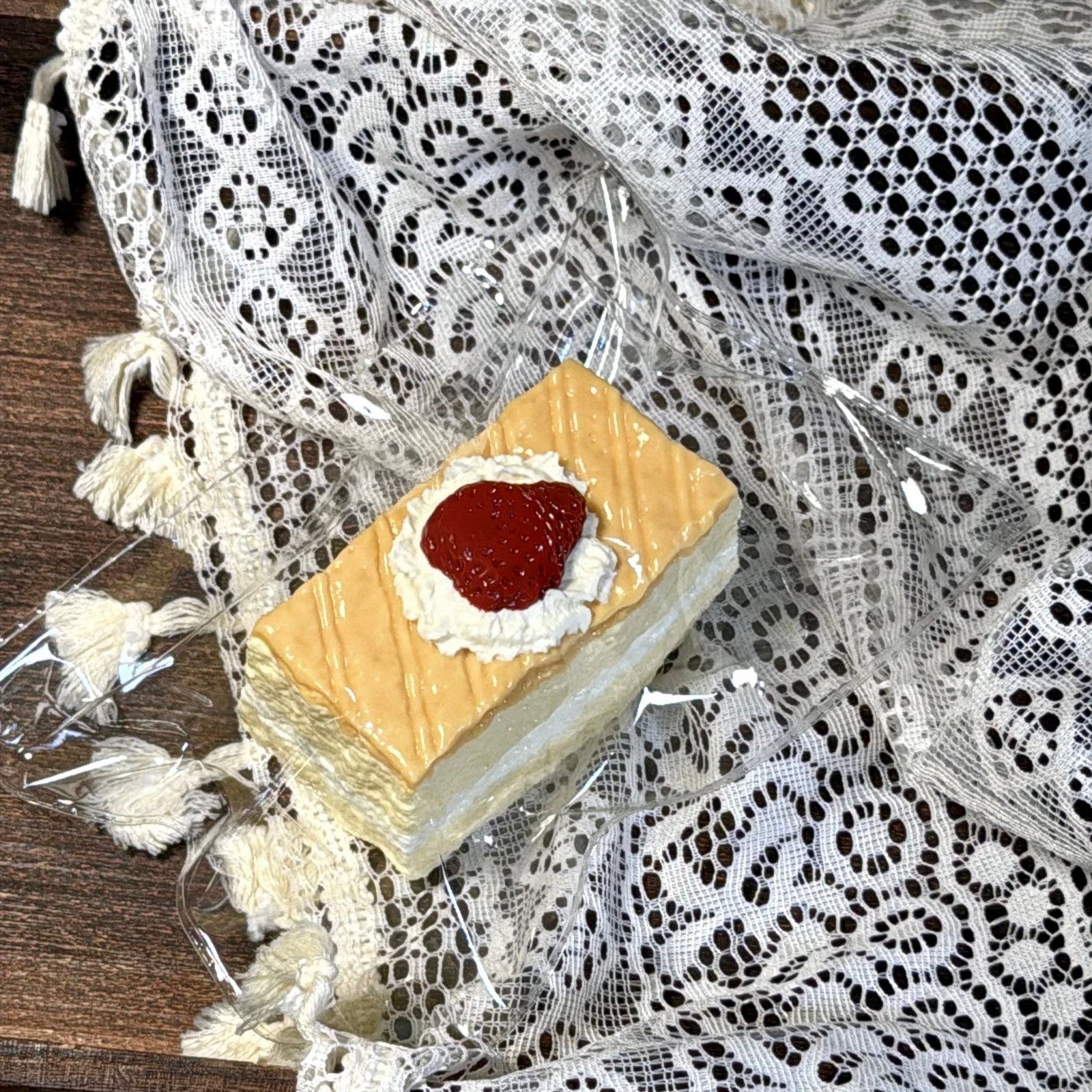 969 NUONUO Strawberry Original Cake (Moist Cheese Clay Texture Series) / NUONUO 草莓原味蛋糕(湿酪泥触感系列)