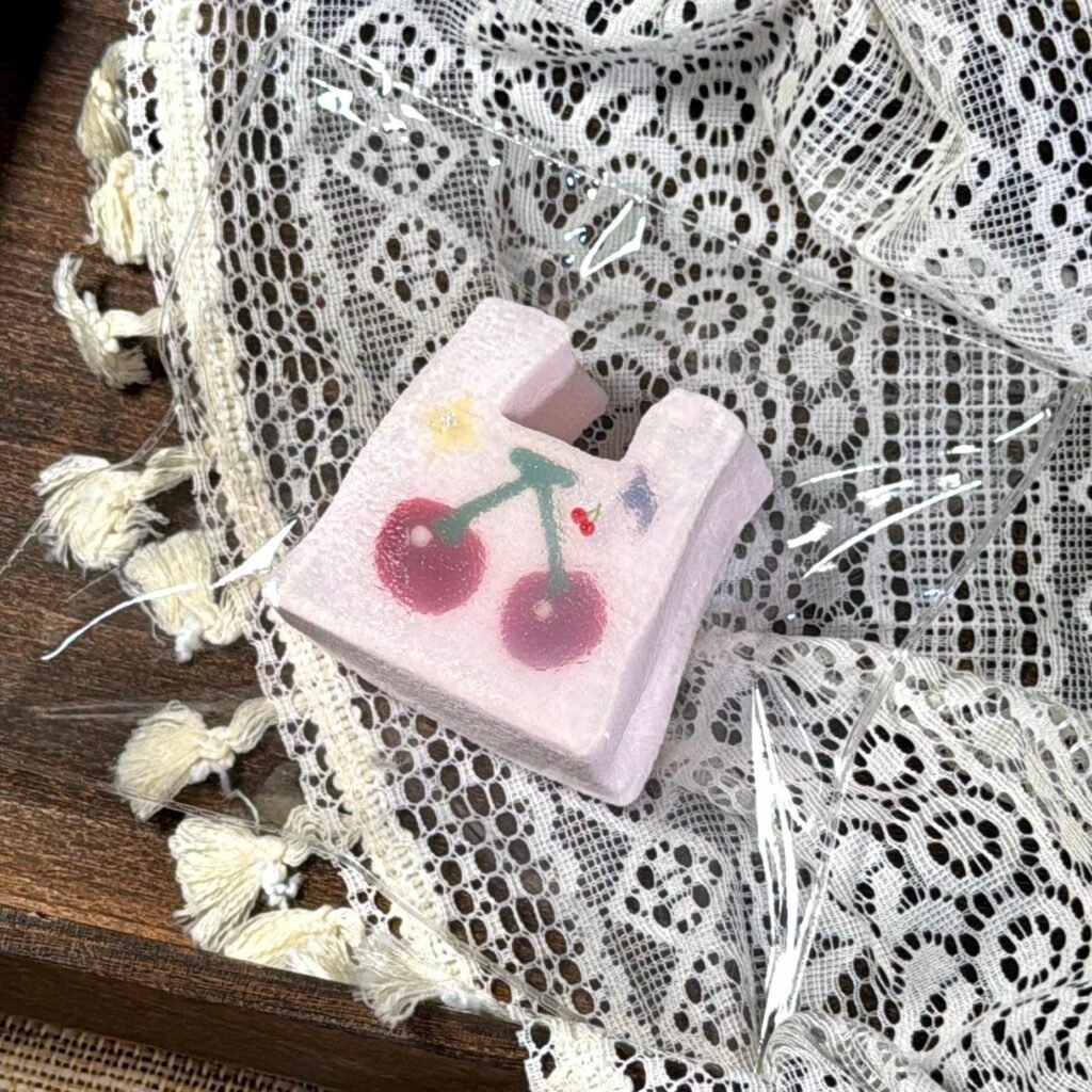 970 NUONUO Frozen Cherry Bag (Soft Mochi Clay Texture Series) / NUONUO 冰封樱桃袋子（软糍粑触感系列）