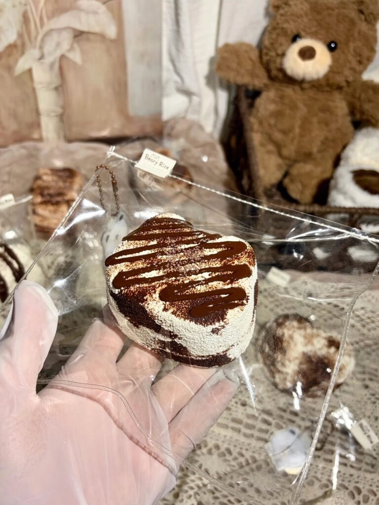 48027 One Bowl Bear Chocolate Fuzzy Kitten (Sticky Clay Texture Series) / 一碗熊泡饭 巧克力毛绒小猫（黏糊泥触感系列）
