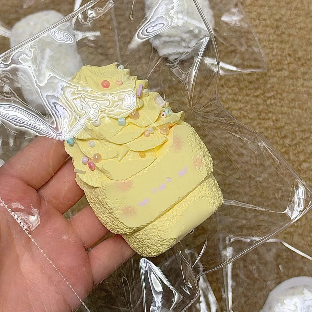 135116 Ohmo Nienie Yellow Ice Cream Kitten (Cream Cheese Clay Texture Series) / ohmo捏捏 冰淇凌小猫（黄色）（干酪泥触感系列）