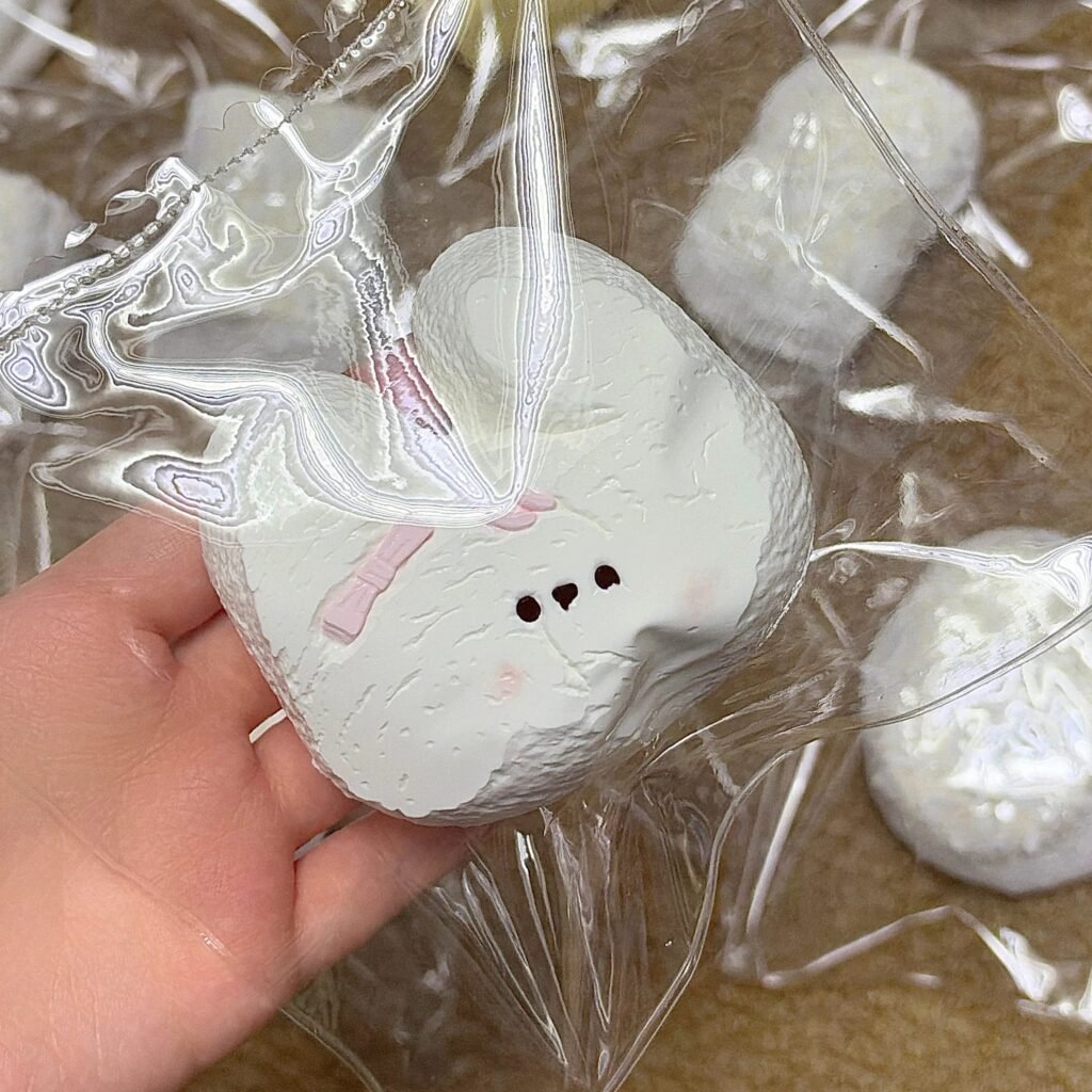 135117 Ohmo Nienie Bow Bunny (Cream Cheese Clay Texture Series) / ohmo捏捏 蝴蝶结小兔（干酪泥触感系列）