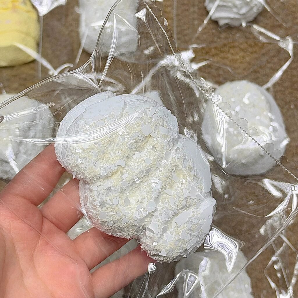 135118 Ohmo Nienie Snowflake Cream Bar (Cream Cheese Clay Texture Series) / ohmo捏捏 雪花奶油条（干酪泥触感系列）