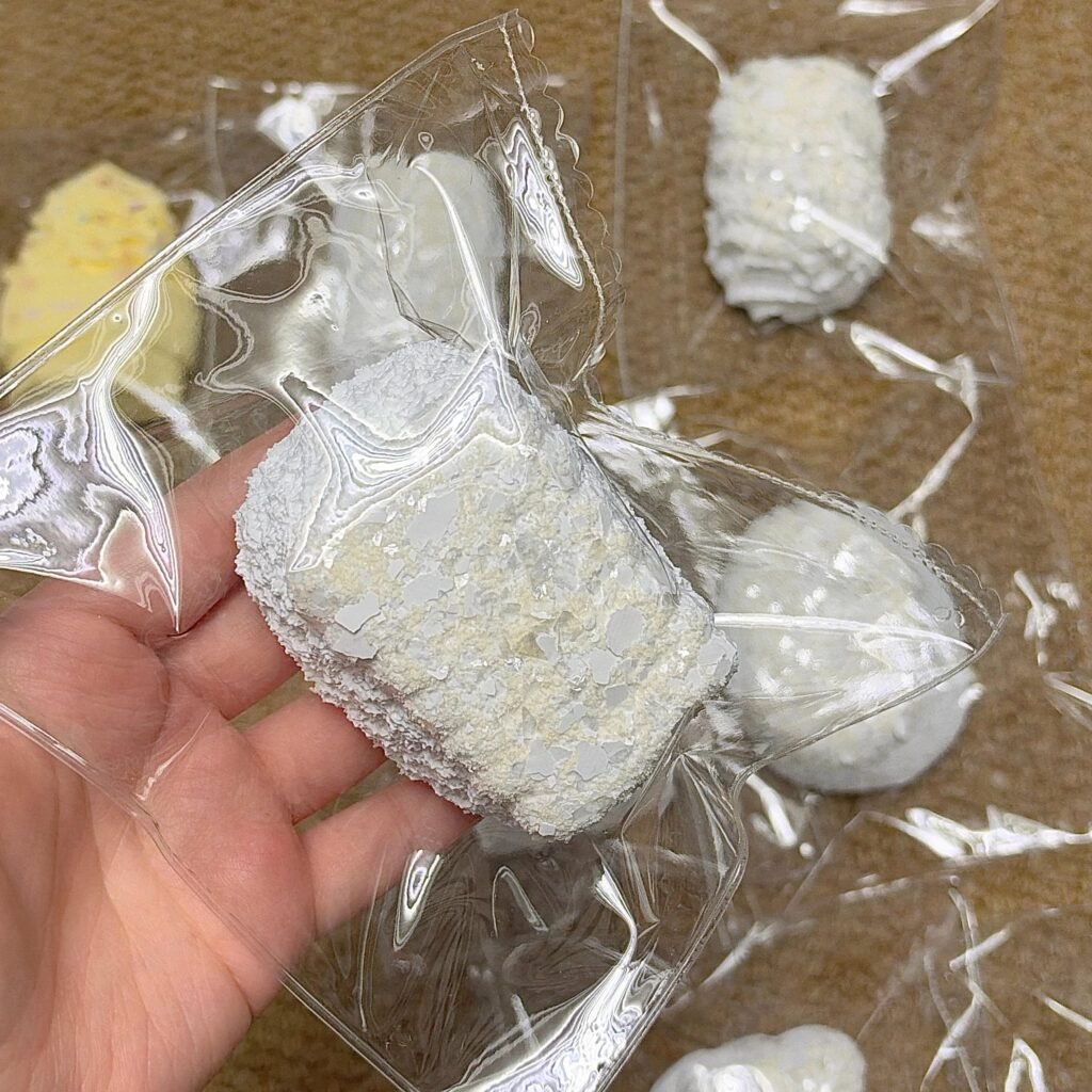 135119 Ohmo Nienie Snowflake Cream Milk Brick (Cream Cheese Clay Texture Series) / ohmo捏捏 雪花奶油奶砖（干酪泥触感系列）
