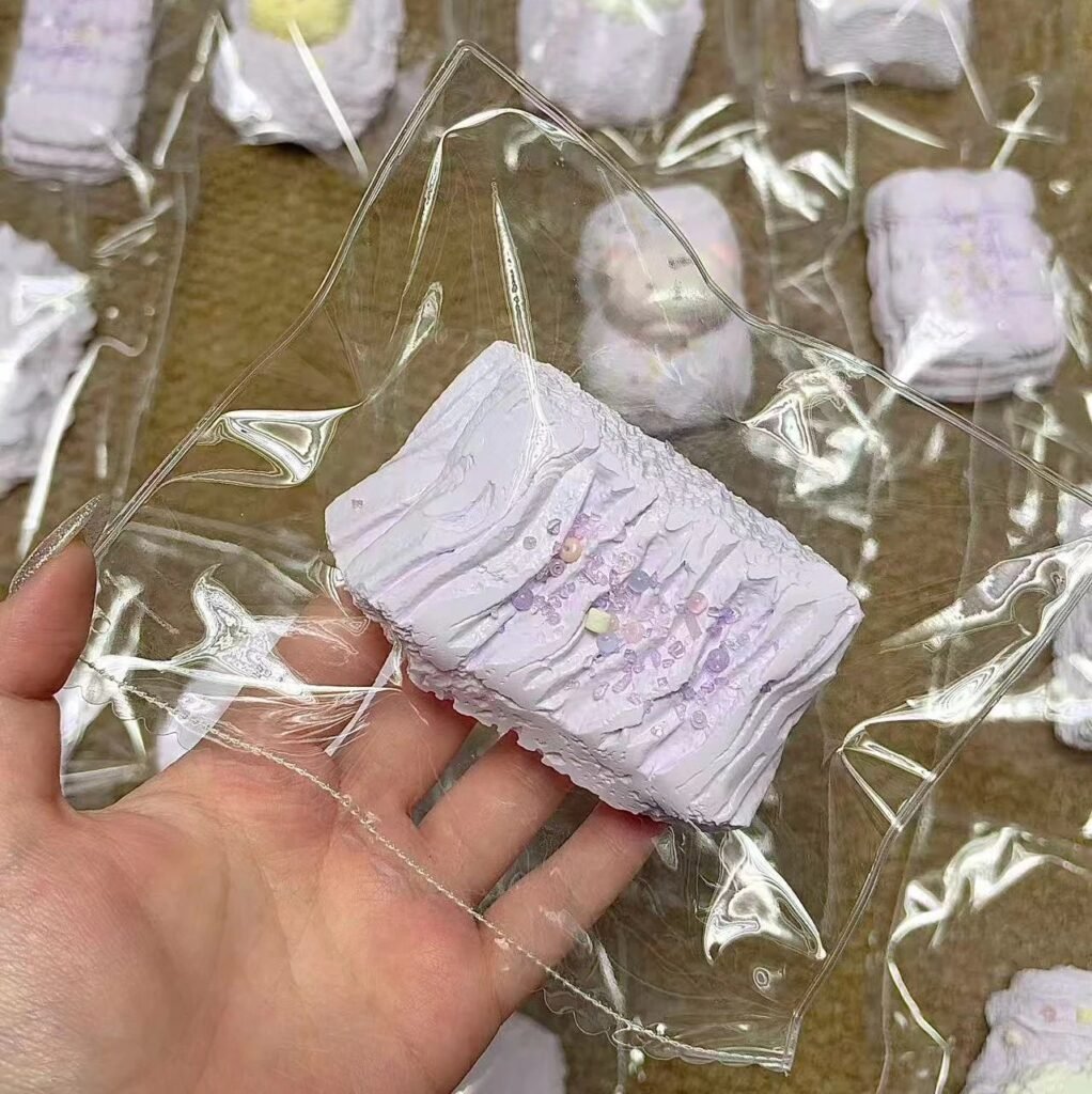 135139 Ohmo Nienie Purple Crumble Milk Cream Bar (Heat Pad Soft Cheese Clay Texture Series) / ohmo捏捏 紫碎碎奶芙条（加热垫软干酪触感系列）