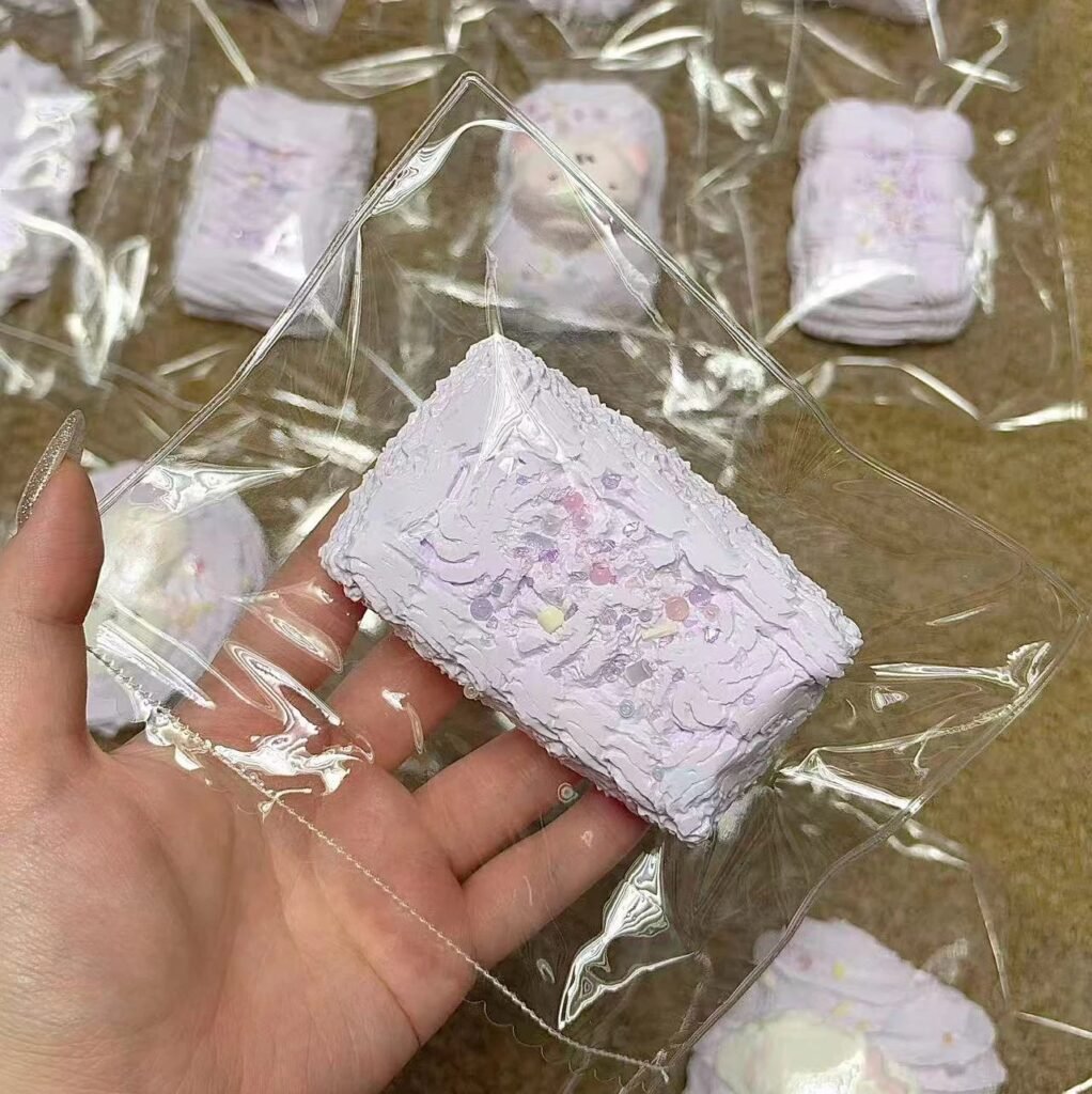 135141 Ohmo Nienie Purple Crumble Cream Bar Cake (Heat Pad Soft Cheese Clay Texture Series) / ohmo捏捏 紫碎碎奶油条蛋糕(加热垫软干酪触感系列)