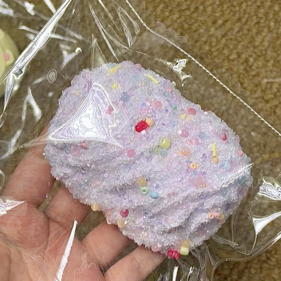 135160 Ohmo Nienie Purple Sprinkle Cream Roll (Heat Pad Cream Cheese Clay Texture Series) / ohmo捏捏 紫裹碎碎奶油卷卷(加热垫干酪泥触感系列)