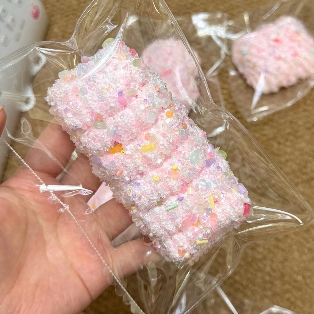 135195 Ohmo Nienie Candy Sprinkle Instant Noodle Cream Puff (Heat Pad Cream Cheese Clay Texture Series) / ohmo捏捏 彩碎碎泡面泡芙(加热垫干酪泥触感系列)