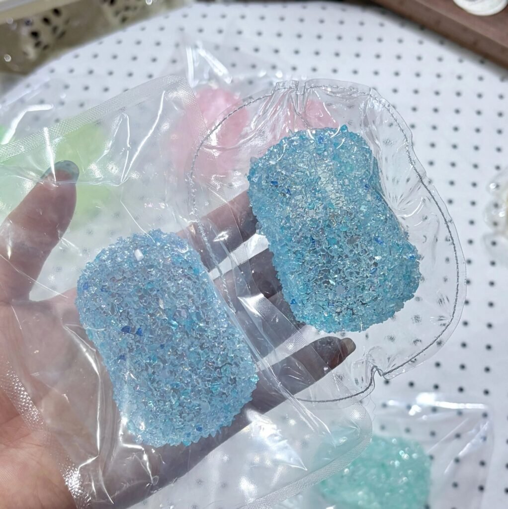 490002 One Wan Meixiangdao Blue Diamond Soap (Jelly Clay Texture Series) / One弯没想到 蓝钻石香皂(果冻泥触感系列)