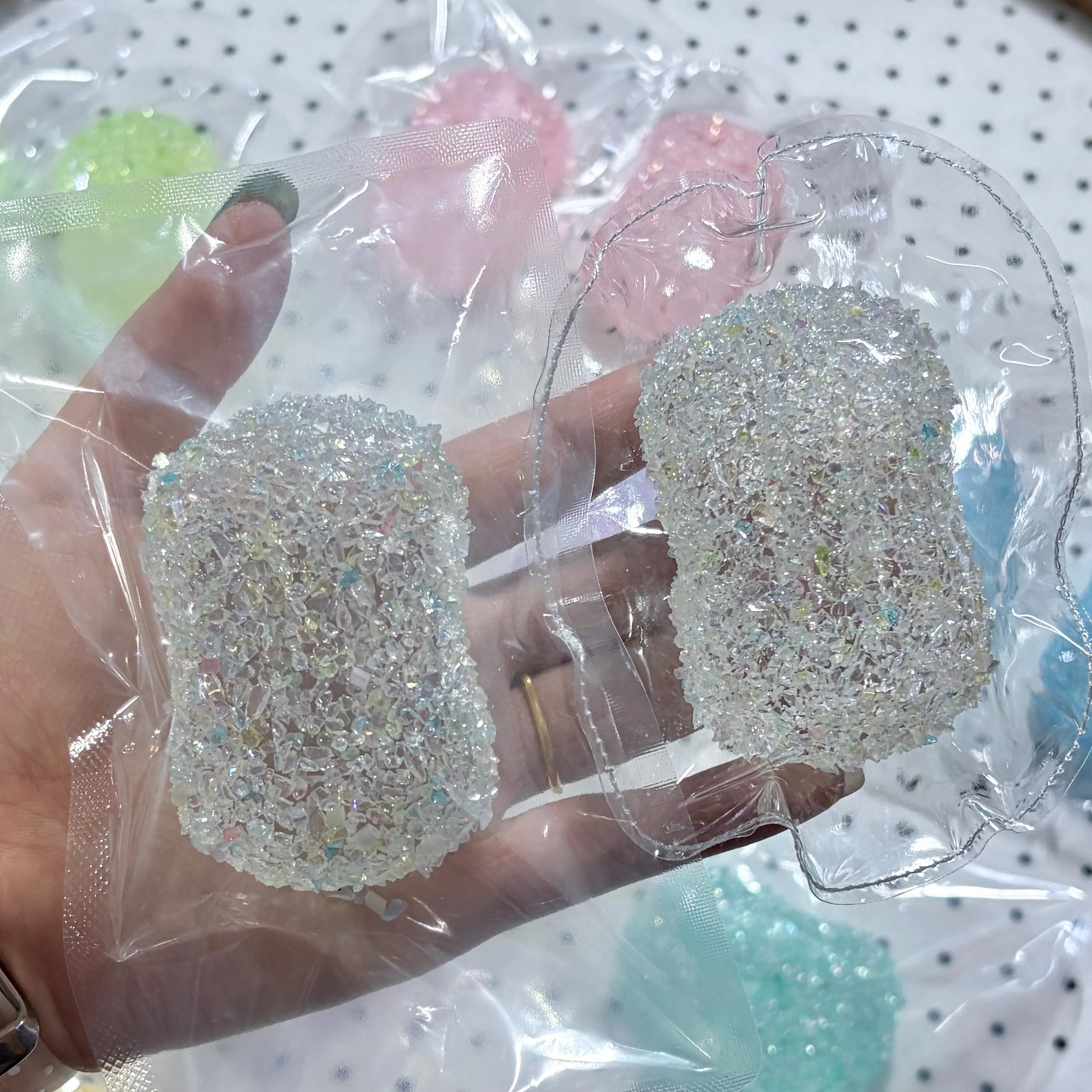 490008 One Wan Meixiangdao Rainbow Diamond Soap (Jelly Clay Texture Series) / One弯没想到 彩钻石香皂(果冻泥触感系列)