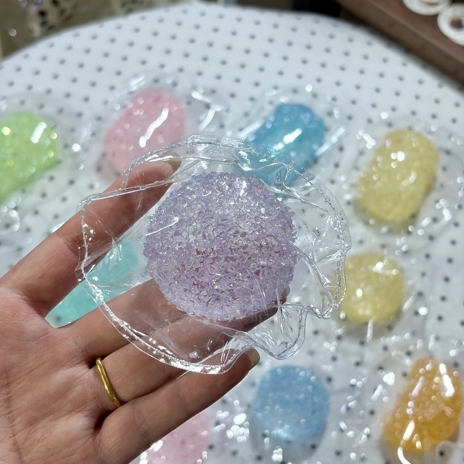 490027 One Wan Meixiangdao Grape Popping Candy (Clear Moldable Clay Texture Series) / One弯没想到 葡萄跳跳糖(透明可塑泥触感系列)