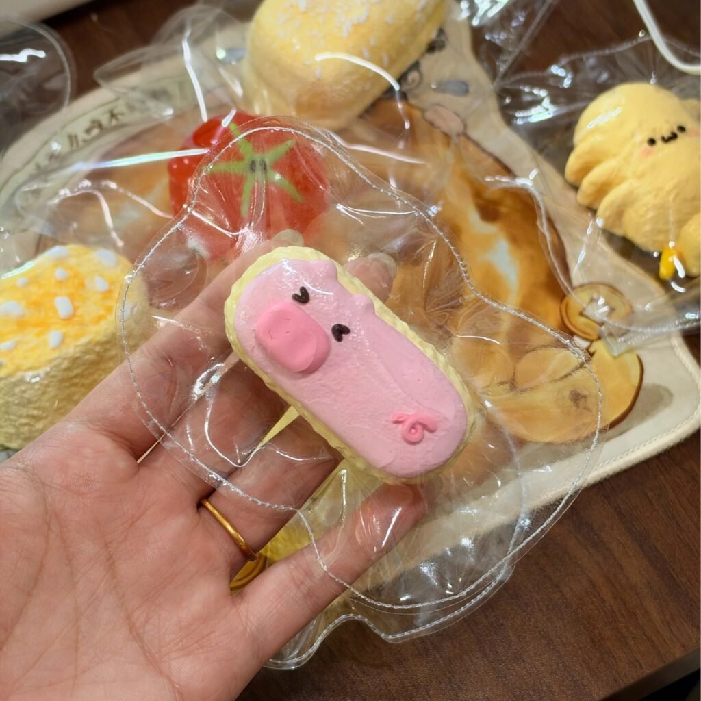 490058 One Wan Meixiangdao Pig Corn Bar (Coconut Oil Texture Series) / One弯没想到 猪猪粟米条（椰子油触感系列）