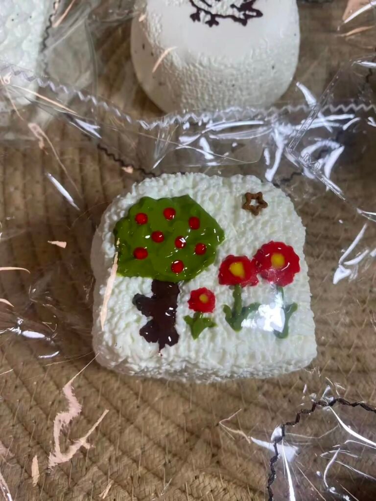 367011 Paopao Fish Shop Spring Garden Milk Puff Cube / 泡泡鱼 shop 春日花园奶芙方块