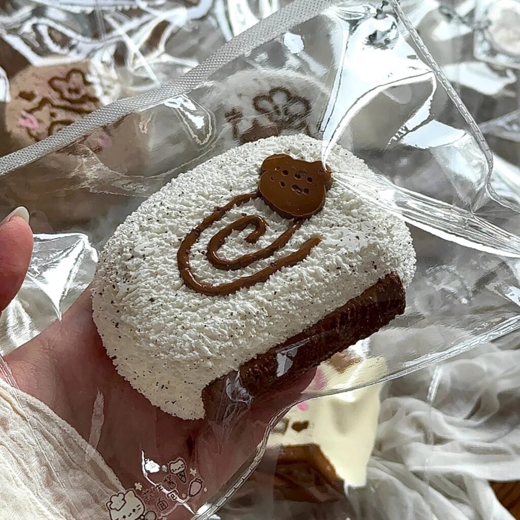 450006 Peanut Butter Bread Chocolate Swirl Senbei (Wet Soft Cheese Clay Texture Series) / 花生酱面包 巧克漩涡仙贝（湿软奶酪泥触感系列）