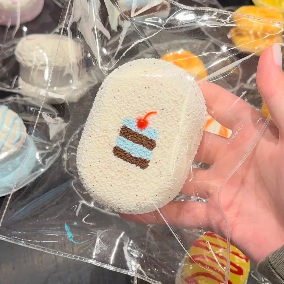 207016 Peng Yu Kuai Cake Senbei (Glutinous Cream Clay Texture Series) / 彭鱼块 蛋糕仙贝（糯奶油触感系列）