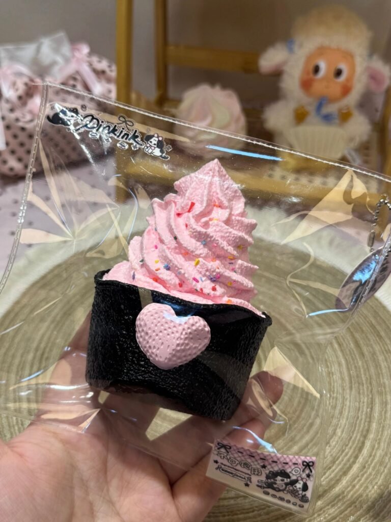 436000 Pinkink Strawberry Ice Cream (Light Cream Texture Series) / 粉墨捏捏 草莓冰淇淋（轻奶油触感系列）