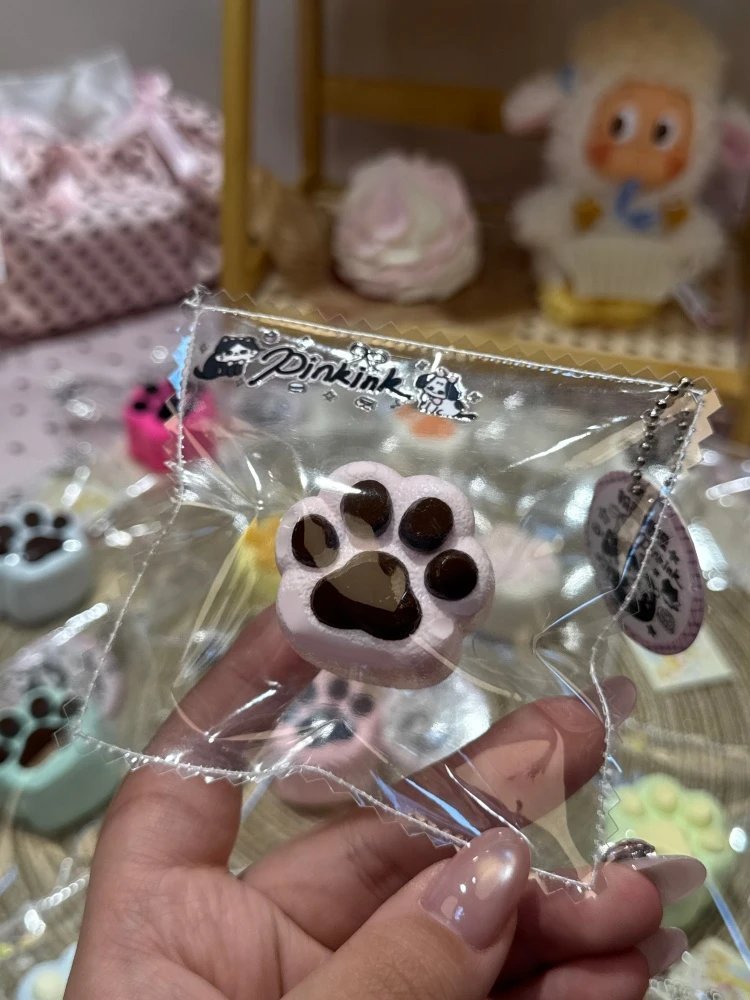 436035 Pinkink Strawberry Chocolate Cat Paw (Dry Cheese Clay Texture Series) / 粉墨捏捏 粉巧猫爪35g±3g（干酪泥触感系列）