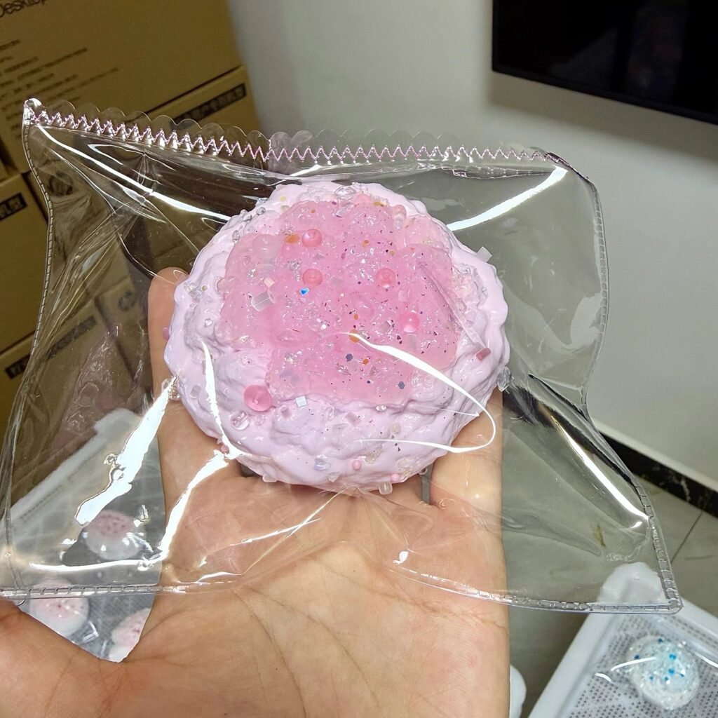 529009 Pearl Mermaid Translucent Pink Pineapple Bun - Cosmetic Imperfection (Ultra-Soft Watery Clay Texture Series) / 珍珠美人鱼 粉透色菠萝包·外观瑕疵（变态软偏水泥感触感系列）