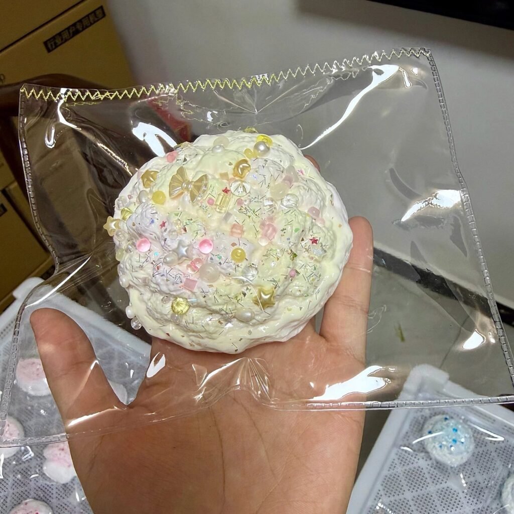 529018 Pearl Mermaid Pink Yellow Pineapple Bun - Cosmetic Imperfection (Ultra-Soft Watery Clay Texture Series) / 珍珠美人鱼 粉黄色菠萝包·外观瑕疵（变态软偏水泥感触感系列）
