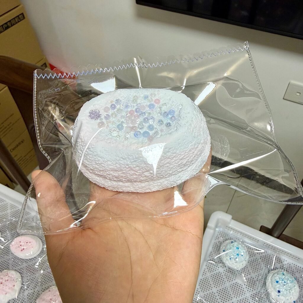 529032 Pearl Mermaid Pink Blue Double-Layer Senbei - Cosmetic Imperfection (Ultra-Soft Watery Clay Texture Series) / 珍珠美人鱼 粉蓝色双层仙贝·外观瑕疵（变态软偏水泥感触感系列）