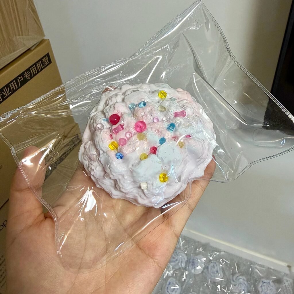 529033 Pearl Mermaid Pink Blue Confetti Pineapple Bun - Cosmetic Imperfection (Ultra-Soft Watery Clay Texture Series) / 珍珠美人鱼 粉蓝彩豆菠萝包·外观瑕疵（变态软偏水泥感触感系列）