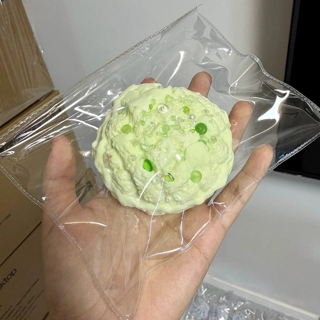 529040 Pearl Mermaid Green Pineapple Bun - Cosmetic Imperfection (Ultra-Soft Watery Clay Texture Series) / 珍珠美人鱼 绿色菠萝包·外观瑕疵（变态软偏水泥感触感系列）