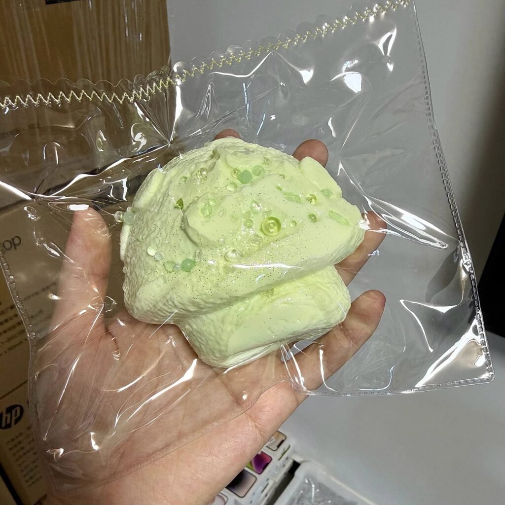 529042 Pearl Mermaid Green Mushroom - Cosmetic Imperfection (Ultra-Soft Watery Clay Texture Series) / 珍珠美人鱼 绿色蘑菇·外观瑕疵（变态软偏水泥感触感系列）
