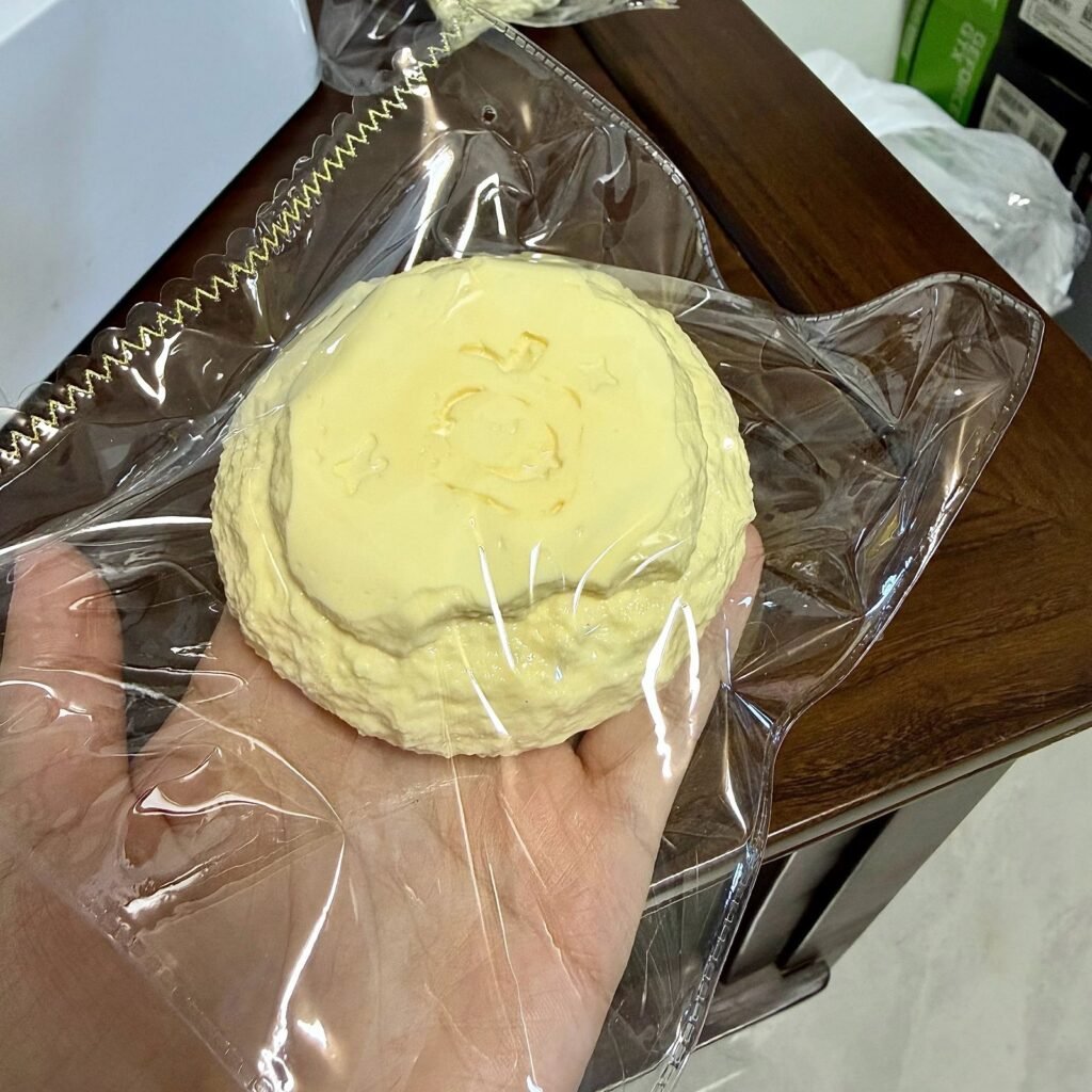 529071 Pearl Mermaid Soy Milk Cookie Marshmallow - Cosmetic Imperfection - Item A (Ultra-Soft Watery Clay Texture Series) / 珍珠美人鱼 豆乳色饼干棉花糖·外观瑕疵·实物一(变态软偏水泥感触感系列)