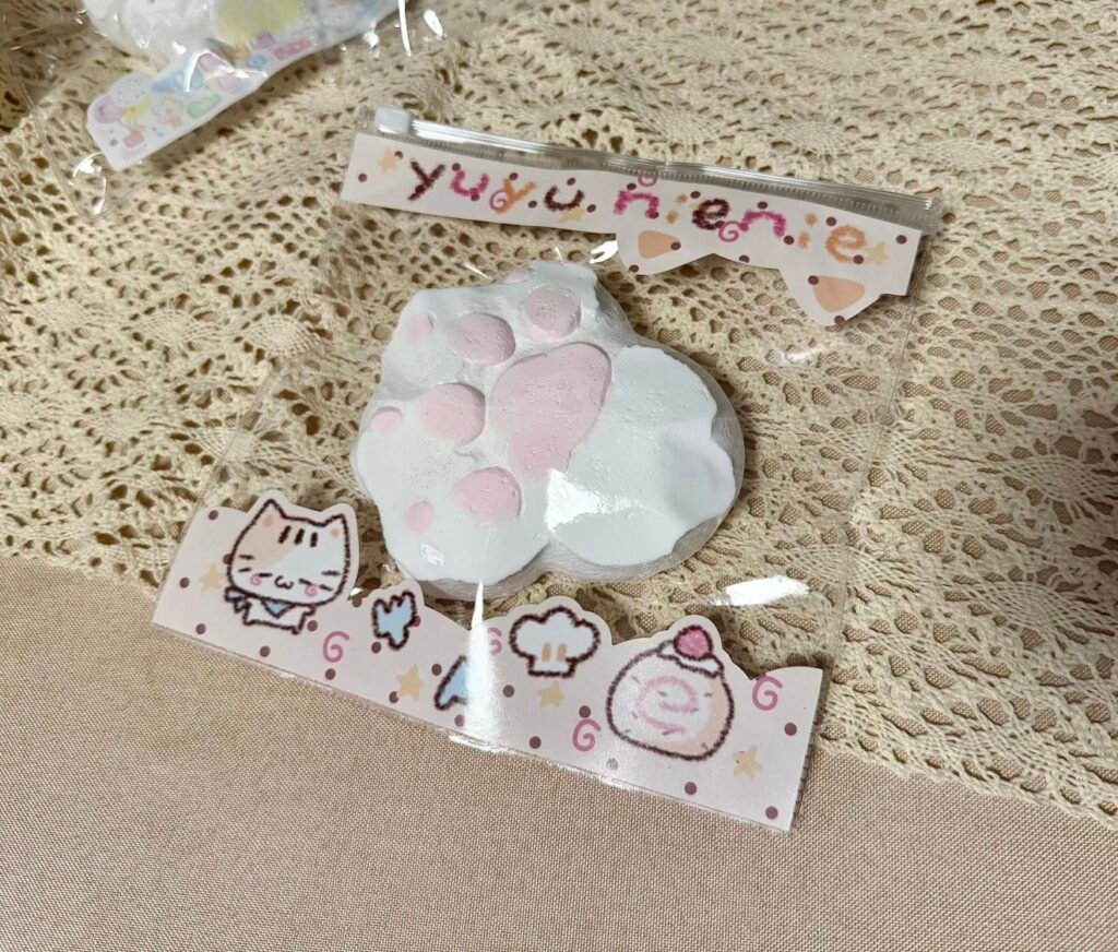 529111 Pearl Mermaid Manicured Cat Paw Bar (Ultra-Soft Clay Texture Series) / 珍珠美人鱼 指甲猫爪棒（变态软偏泥触感系列）