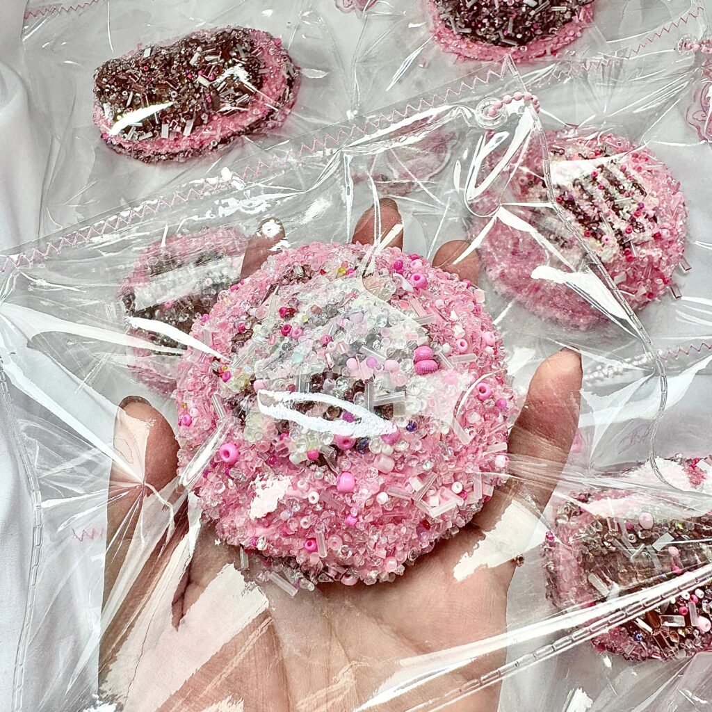 513001 Queen C. Studio Extra Large Cream Ball - Berry Chocolate Ice (Soft Slushy Crunch Texture Series) / Queen C. @Studio 超大奶油球·莓果巧巧冰（烂泥版脆沙沙触感系列）