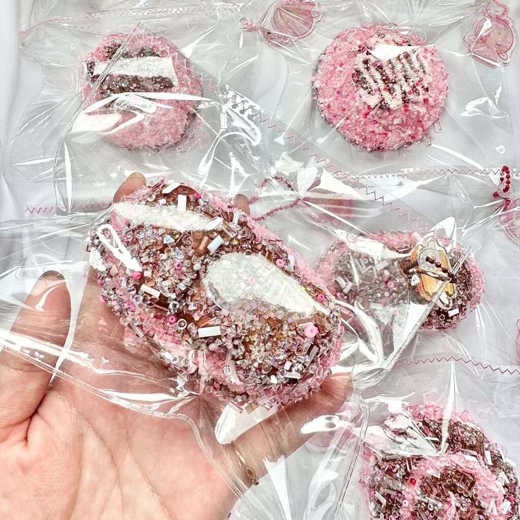 513002 Queen C. Studio Cream Sandwich Cake - Berry Chocolate Ice (Soft Slushy Crunch Texture Series) / Queen C. @Studio 奶油夹心蛋糕·莓果巧巧冰（烂泥版脆沙沙触感系列）