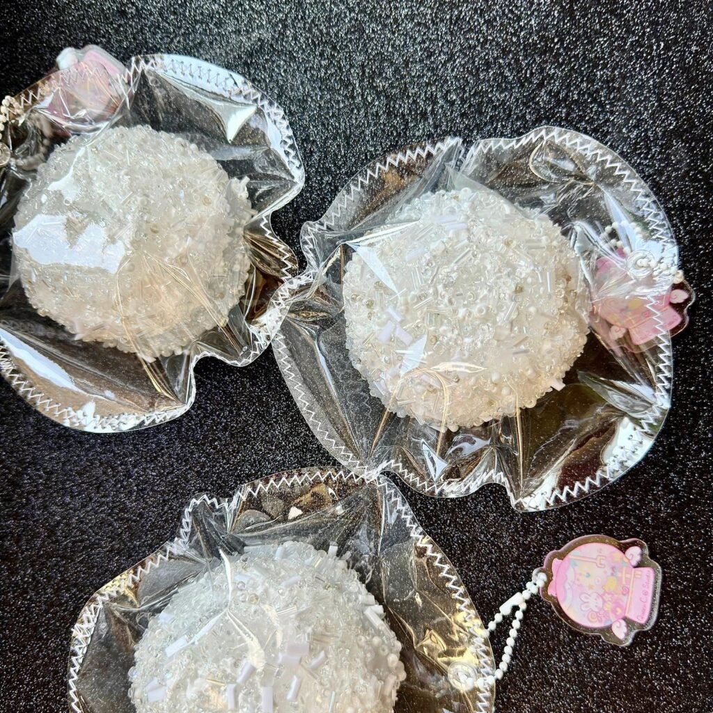 513020 Queen C. Studio Double-Layer Ring Cake - Crushed Ice Moonlight (Soft Slushy Clay Texture Series) / Queen C. @Studio 双层圈圈蛋糕·碎冰清冷白月光（软烂泥触感系列）