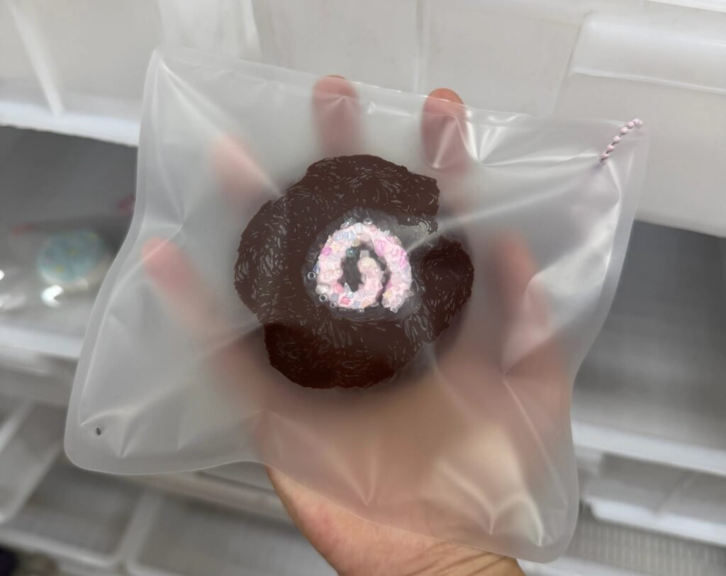 397018 Qiyu Wonder House Double Chocolate Cake - Pink Ring (Whipped Cream Texture Series) / 祁芋奇妙屋 双层巧克力蛋糕（粉圈）（绵奶油触感系列）