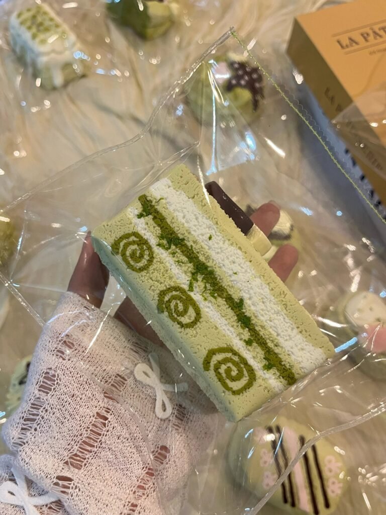 358048 Qingtian Nienie Matcha Cake (Dry Cream Texture Series) / 晴天捏捏 抹茶蛋糕（干奶油触感系列）