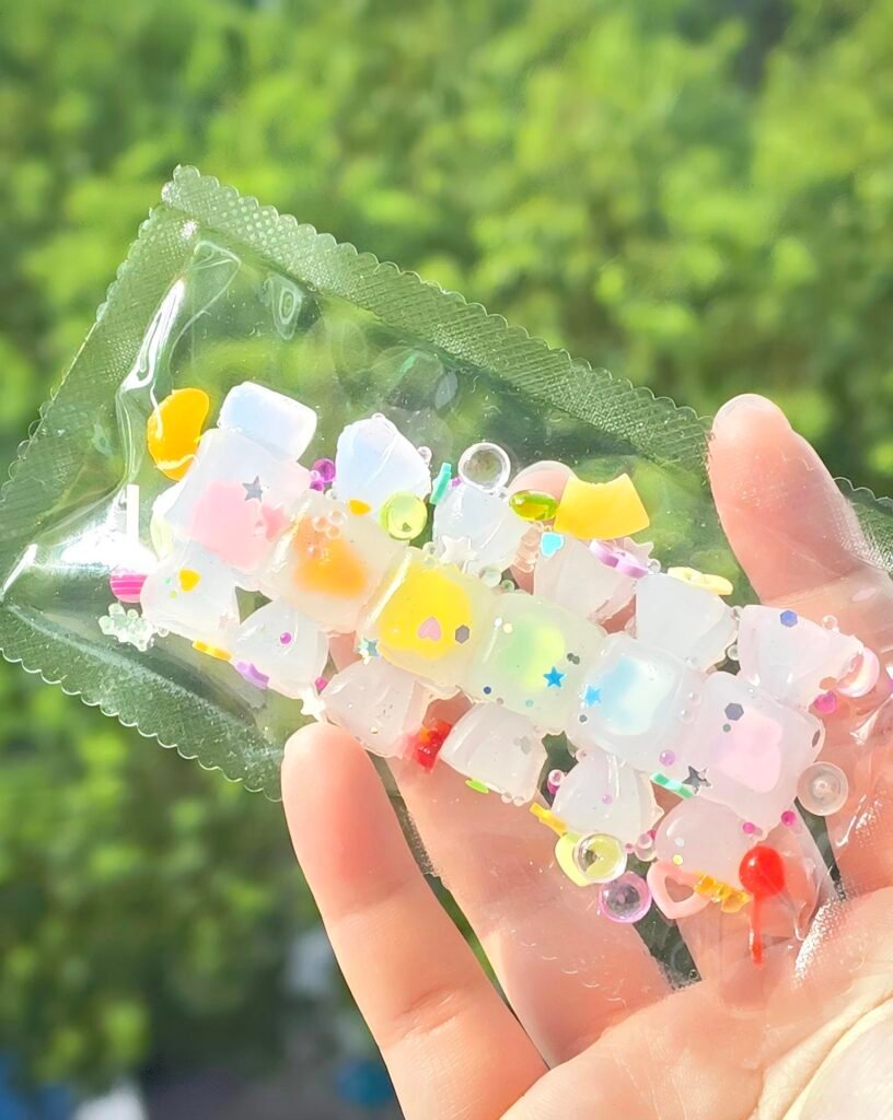 183030 Qumeimei Candy Charm / 趣莓莓 糖果包挂