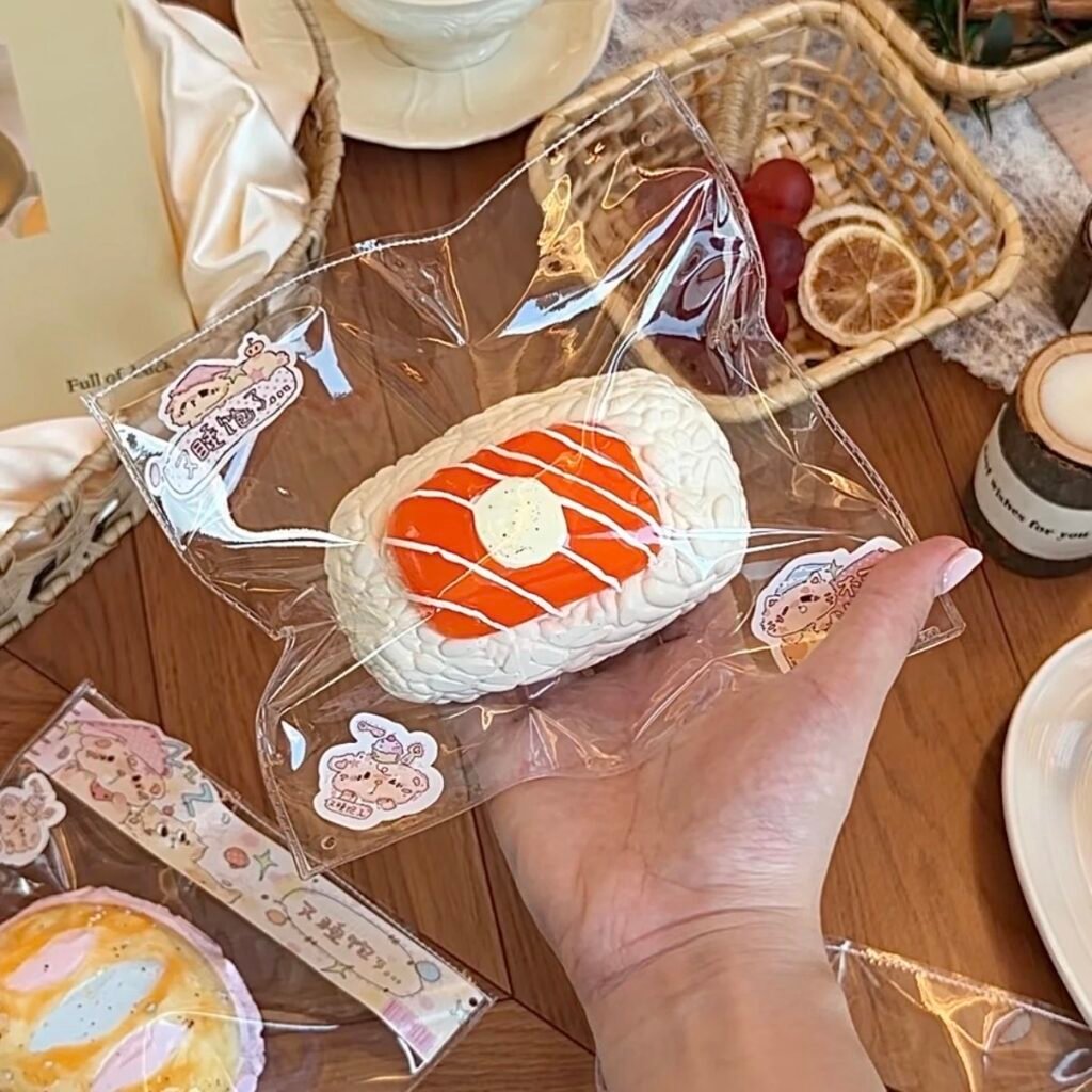 95079 Well Rested Again Squishy Cream Sauce Salmon Rice (Dry Clay Texture Series) / 又睡饱了捏捏 奶酱三文鱼饭（干黏土触感系列）