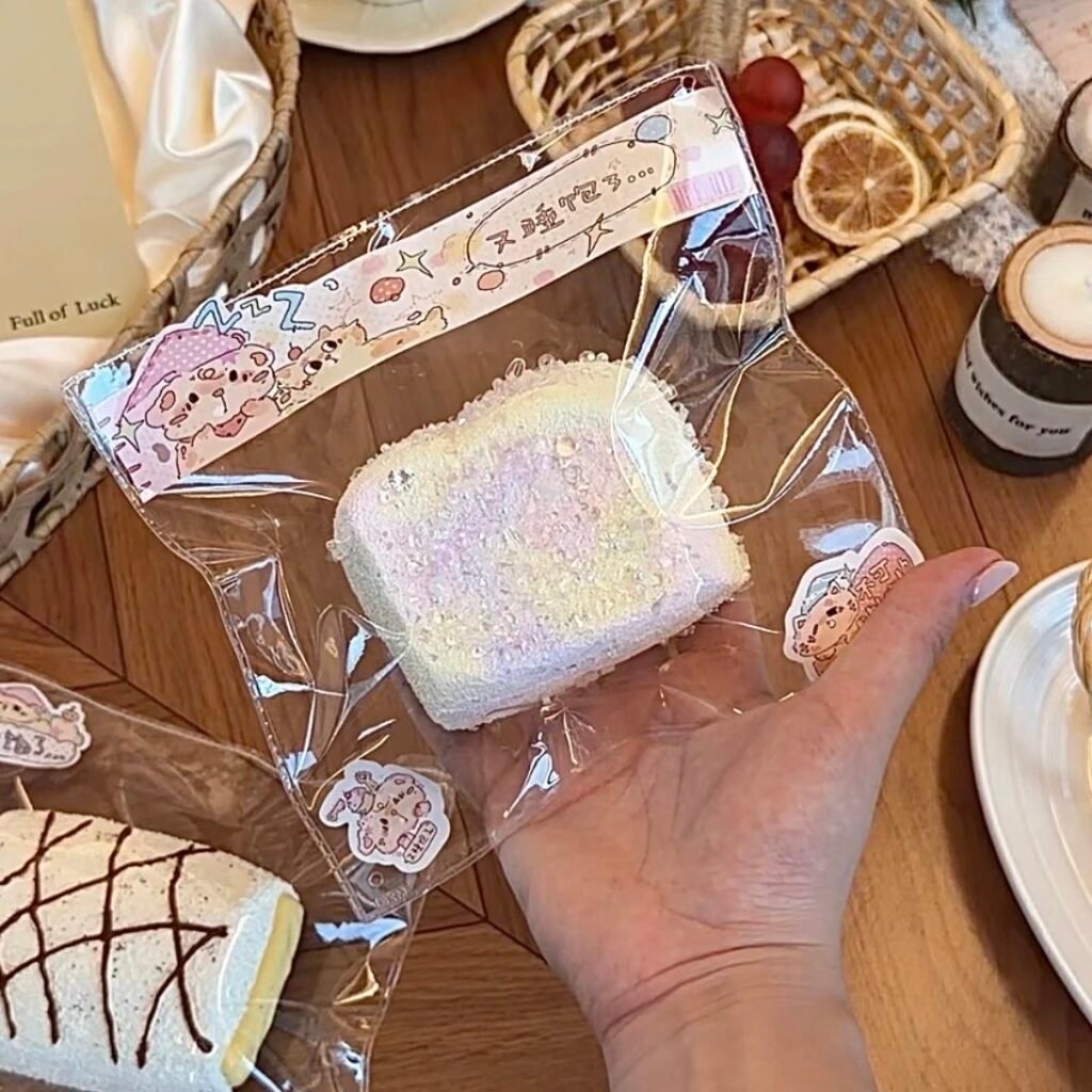 95094 Well Rested Again Squishy Wisteria Toast Slice (Special Blend Soft Clay Texture Series) / 又睡饱了捏捏 紫藤吐司片(特调软触感系列)