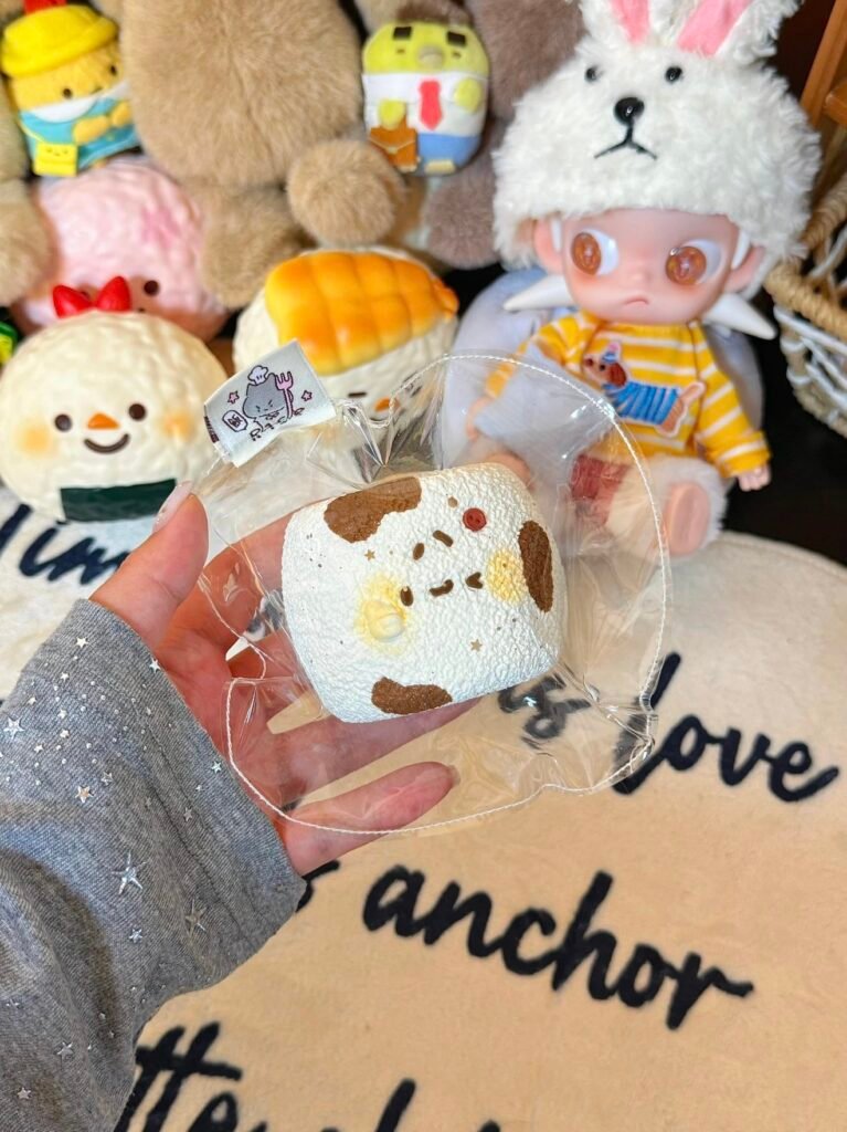 456001 R1ce Thumbs-Up Buddy (Dry Cheese Clay Texture Series) / R1ce 大拇哥（干奶酪触感系列）