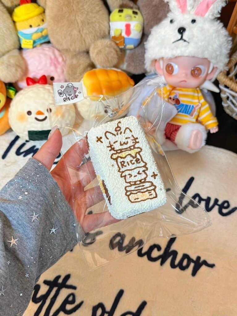 456010 R1ce Calico Stacked Long Toast (Glutinous Cream Clay Texture Series) / R1ce 三花叠叠长吐司（糯奶油触感系列）