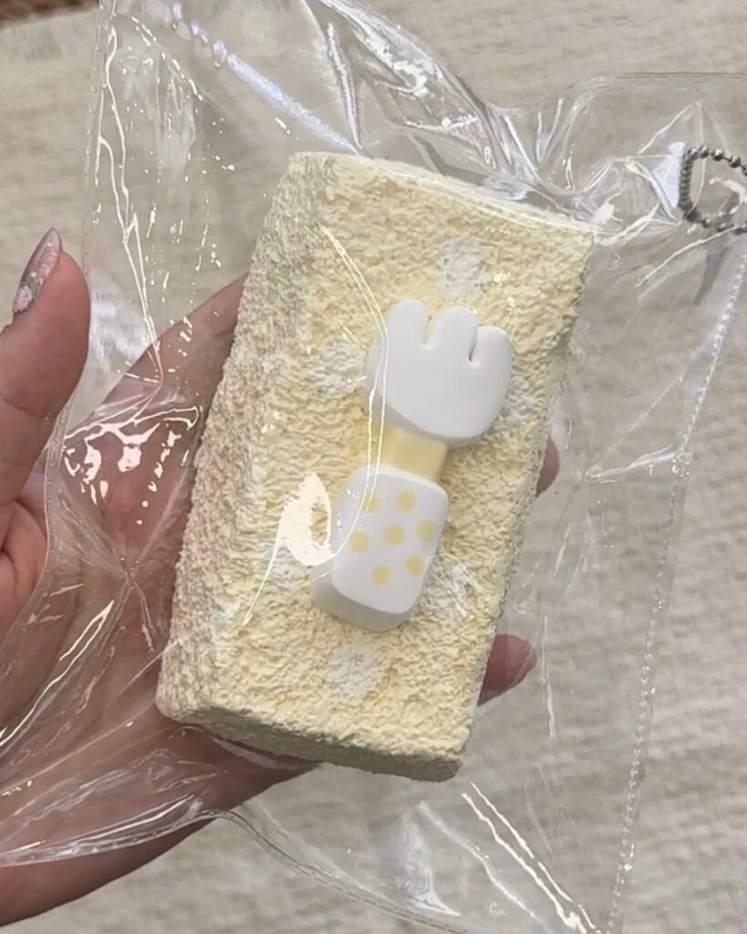 541002 Super Bad Bunny Milky Sponge Cake Long Toast (Sticky Clay Texture Series) / 超级坏兔子 奶香海绵蛋糕长吐司（黏糊泥触感系列）