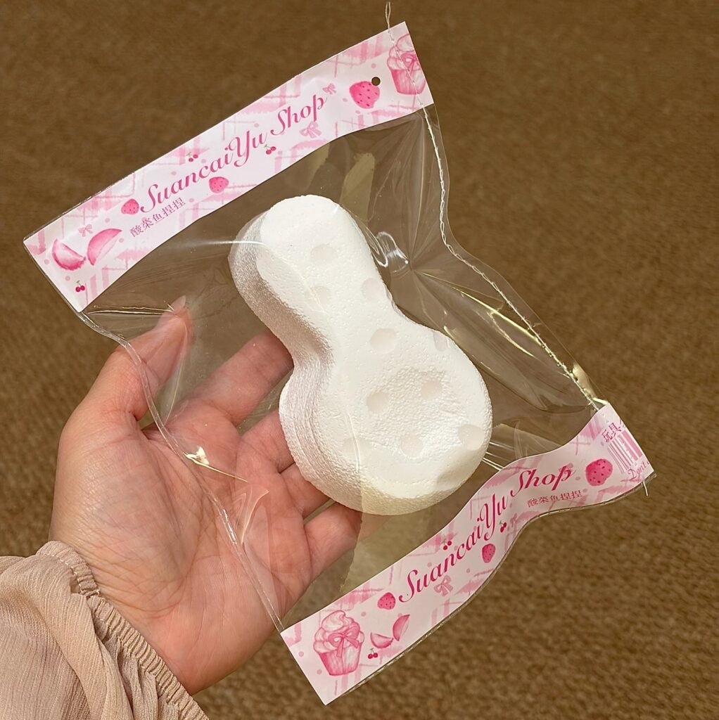 542009 Suancai Fish Squishy Polka Dot Spoon (Oven-Cured Rice Cake Clay Texture Series) / 酸菜鱼捏捏 波点勺子（年糕泥烤箱版触感系列）