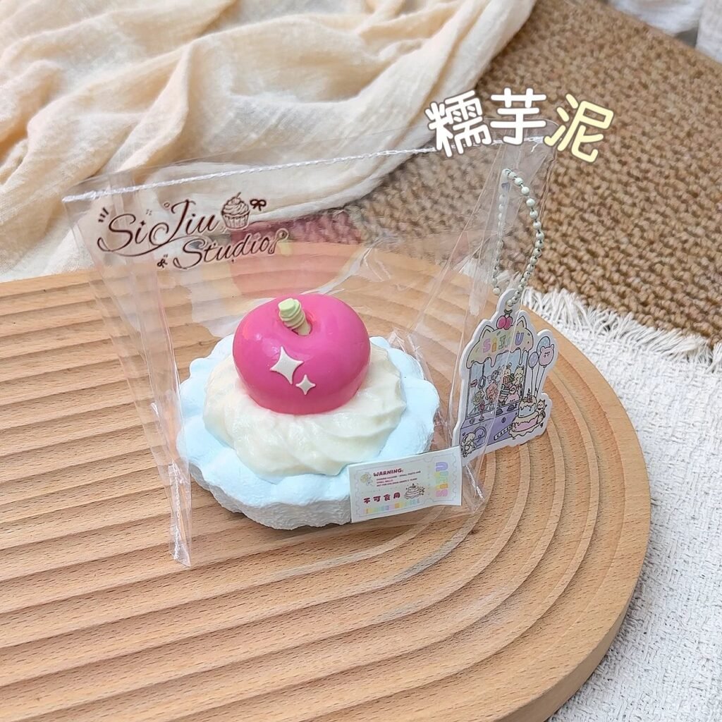 24009 SiJiu Cherry Cake (Glutinous Taro Clay Texture Series) / SiJiu的捏捏 车厘子蛋糕(糯芋泥触感系列)