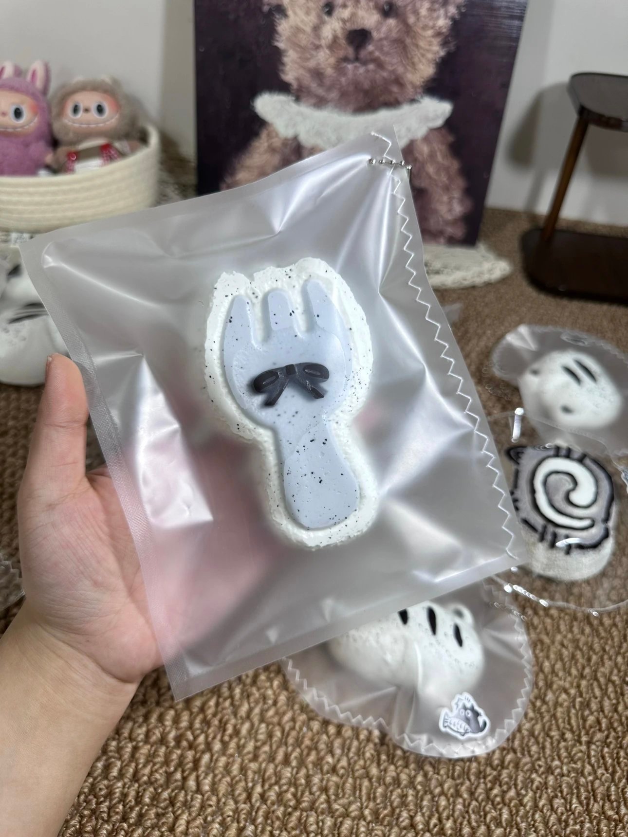 341007 Songzi Butterfly Gray Fork (Soft Dry Cheese Texture Series) / 松子 蝴蝶灰叉子(软干酪触感系列)